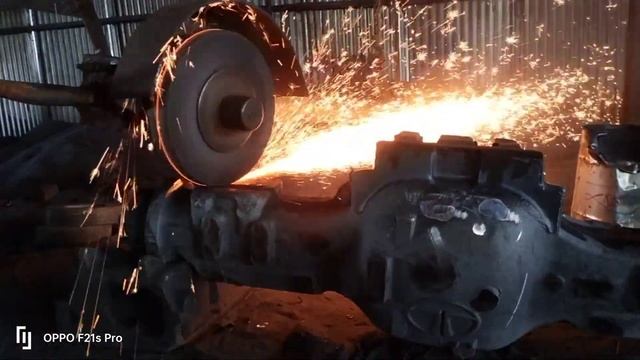 very dengerous work .tata prima gair box fettling in neco company nagpur. смотреть онлайн