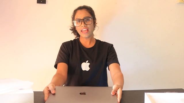 Unboxing New MacBook Pro 13 смотреть онлайн