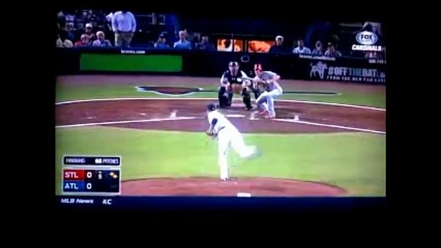 Andrelton Simmons makes errors that are ruled hits in Atlanta. смотреть онлайн