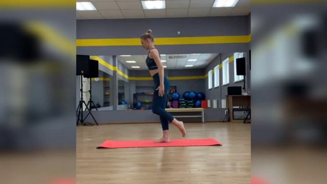 4 мощных упражнения на ягодицы ??Безопасные для коленей смотреть онлайн