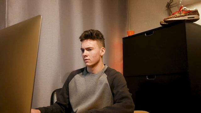 УБИРАЕМ ЛИШНИЕ ОБЪЕКТЫ В PHOTOSHOP смотреть онлайн