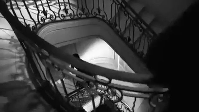 Музыка из рекламы Givenchy - L'Ange Noir (Aymeline Valade) (Россия) (2017)