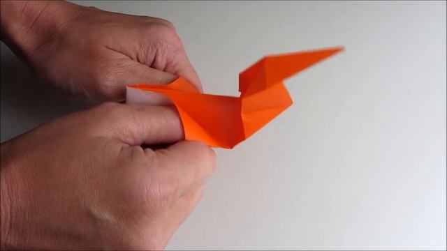 Origami Pecking Chicken in Action смотреть онлайн