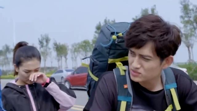 Поломали каблуки и выбросили весь багаж… смотреть онлайн