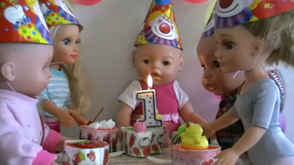 Кукла Беби Борн отмечает день рождения смотреть онлайн