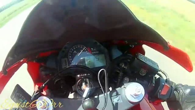 Honda-CBR-600RR 2003год Максималка смотреть онлайн