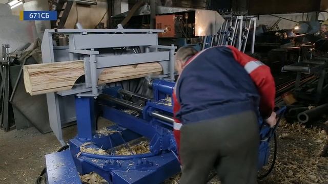 Станок 671 СБ для выборки венцовых чешек под углом 45; 60; 90 град Диаметр бревен 180 320мм смотреть онлайн