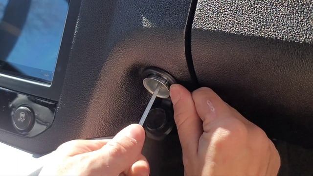 Saturn Sky Power Outlet Replacement смотреть онлайн