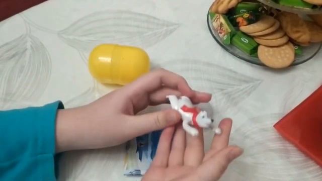 KINDER MAXI!!! / ОБЗОР на Новогоднее яйцо Киндер макси// Яна