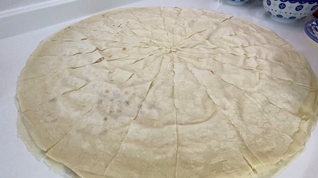 BÖREKTE ZİRVE BUDUR🔝ÇITIR ÇITIR 🔥🥐 HAZIR YUFKADAN KRUVASAN BÖREK TARİFİ - Çiçekintarifleri смотреть онлайн