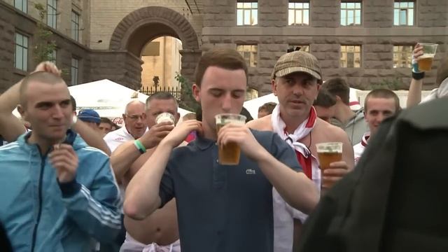 Cruce de hinchadas en Eurocopa смотреть онлайн