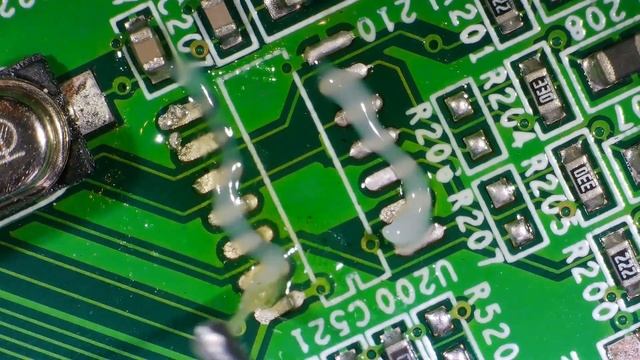 Способ демонтажа и монтажа многовыводной SMD микросхемы с помощью паяльника. смотреть онлайн