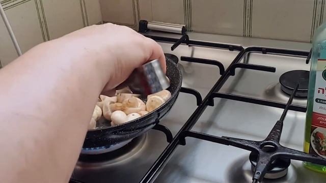 Грибы шампиньоны жареные в сладком соусе Чили ( Подходит под любой гарнир) смотреть онлайн