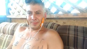 Как правильно подмигивать девушке