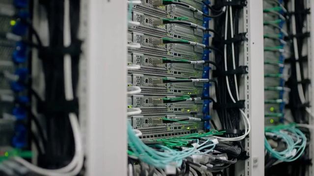 Microsoft reveals its MASSIVE data center (Full Tour) смотреть онлайн