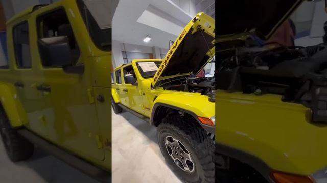 Jeep Mojave Gladiator. Are you Jeep or Ford Bronco person? #jeep #gladiator #cars #auto #automotiv смотреть онлайн