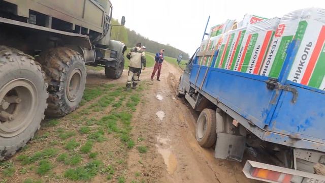 КрАЗ спешит на помощь смотреть онлайн