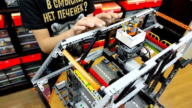 Лего Техник самоделка . Кран . Lego Technic homemade . Tap смотреть онлайн