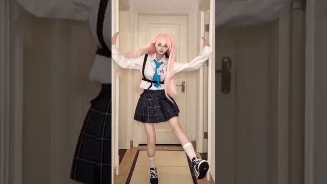 Девушка Аниме Танцы Косплей смотреть онлайн