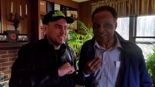 Legendary vocalist Ernest Wright with John Donovan on The Blue Devils Drum Corps. смотреть онлайн