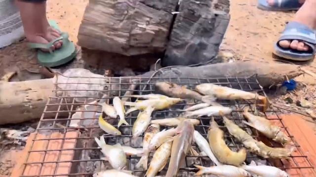 Pay a lot of fish this season, you make prahok. смотреть онлайн