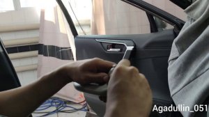 Toyota RAV4 2020.Как снять козырьки, плафон, потолочные ручки, переднюю стойку, крючки, задний плафо