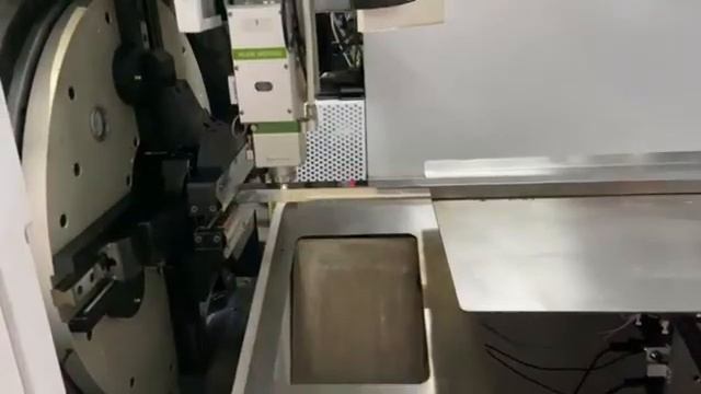 Резка профильной трубы для получения квадратного основания на лазере Weber смотреть онлайн
