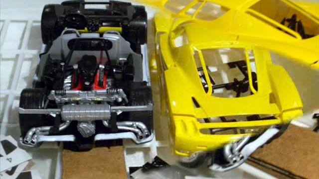 Revell 1/24th Ferrari Enzo смотреть онлайн