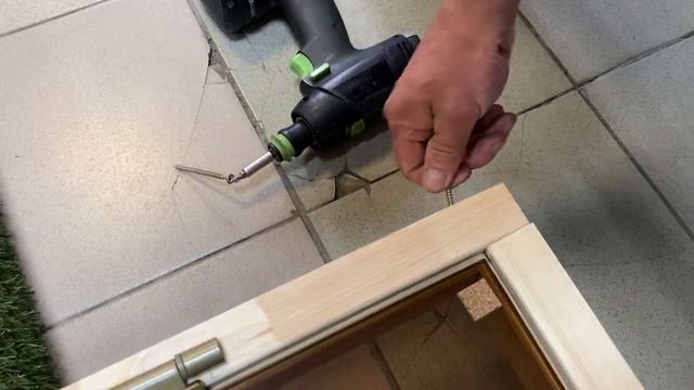 Как поменять сторону открывания стеклянной двери в баню? смотреть онлайн