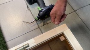 Как поменять сторону открывания стеклянной двери в баню?