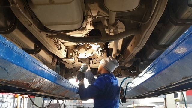 Mitsubishi L200 замена цепи в раздатке. снятие и разборка. ч1.