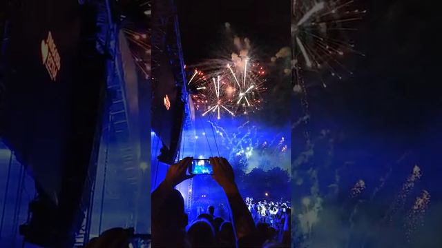 Брест. Праздничный салют "Любовь есть" смотреть онлайн