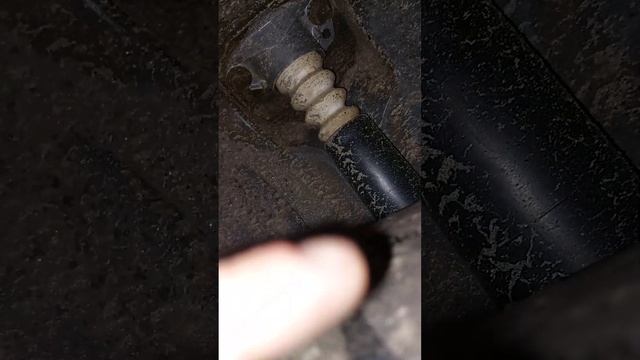 замена задних амортизаторов шкода октавия тур