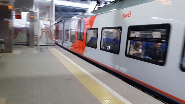 "Ласточки" отправляются со станции Кутузовская смотреть онлайн