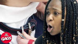 Putting Kids On Leashes At Disneyland | Just For Laughs Gags - Привязывание детей к Диснейленду | Пр