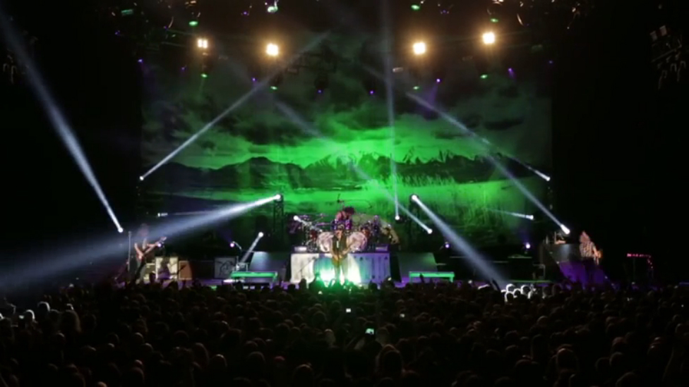 Black Stone Cherry - White Trash Millionaire смотреть онлайн