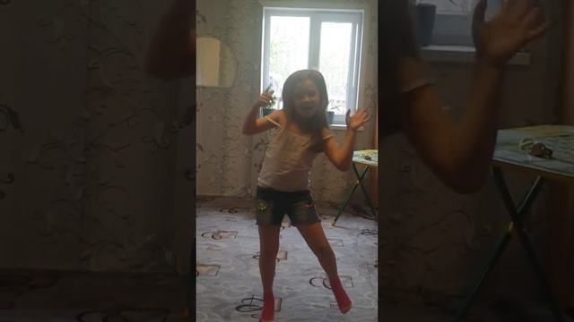 Девочка тренде танец смотреть онлайн