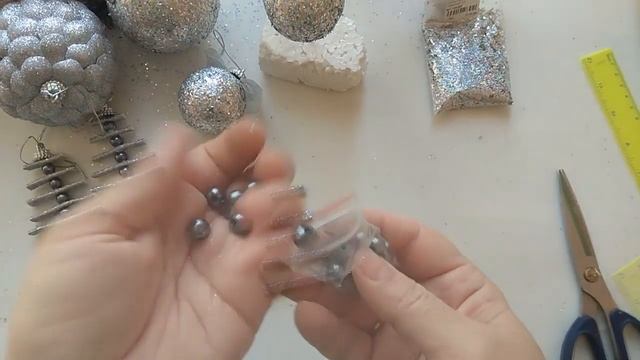 НОВОГОДНИЕ ИГРУШКИ НА ЁЛКУ СВОИМИ РУКАМИ смотреть онлайн