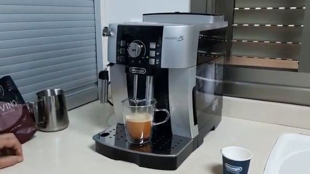 Delonghi ECAM21.117.SB смотреть онлайн