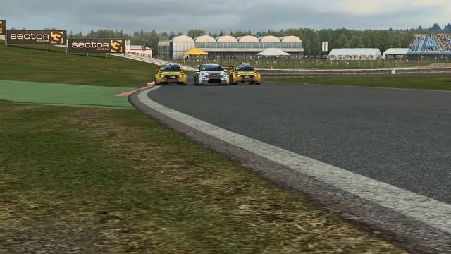 R3E Epic Race against Jan Stange and Robert Wiesenmüller [Highlights] смотреть онлайн