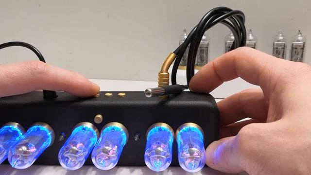 Обзор функций ламповых часов на индикаторах 6-ти ИН-14 смотреть онлайн