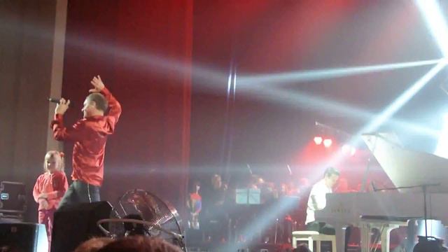 Олег Скрипка и Евгений Хмара - Країна мрій (Киев, 08.04.2016) смотреть онлайн