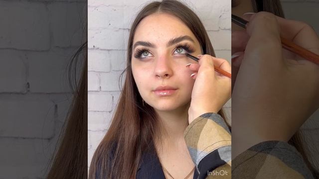 Растушеванная стрелка. Вечерний макияж. Макияж на выпускной. смотреть онлайн