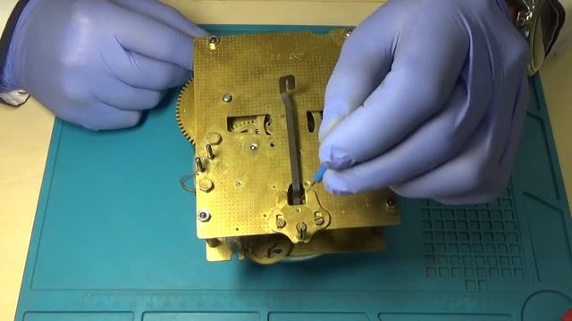 Ремонт, профилактика(репассаж) механических настенных часов с боем Янтарь. Watch Repair Jantar