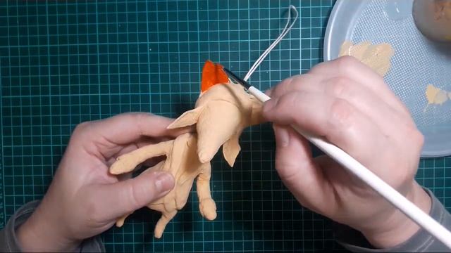 Роспись ватной игрушки на ёлку. Начало, продолжение следует!