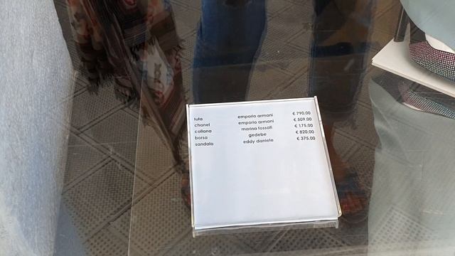 Италия Puglia Trani.танго, Elisabetta Franchi , Emporio Armani смотреть онлайн