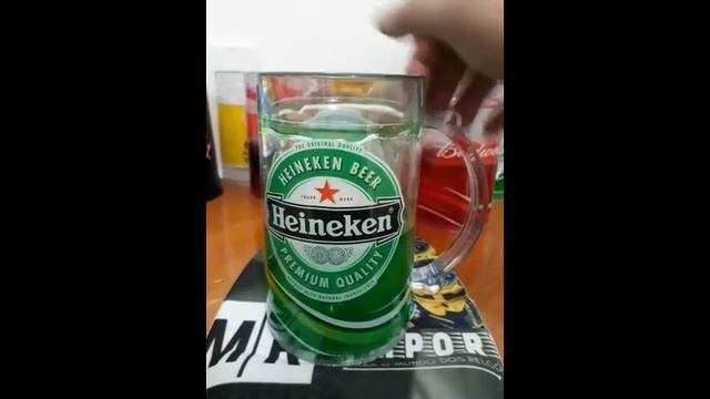 Caneca Heineken de Chopp 500ml com Gel Congelante смотреть онлайн