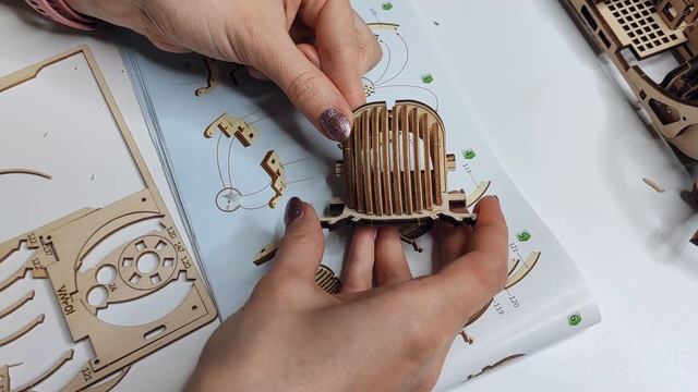 ЧУДЕСНЫЙ деревянный конструктор UGEARS Родстер VM 01