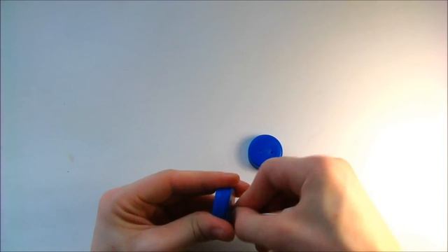 Как сделать игрушку жужжалку. Дворовое йо-йо / How to make a buzzer toy. Yo-yo смотреть онлайн
