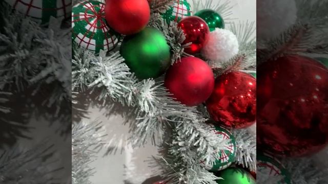 Raz 24" Greenery and Mixed Ornament Christmas Wreath W4202374 смотреть онлайн